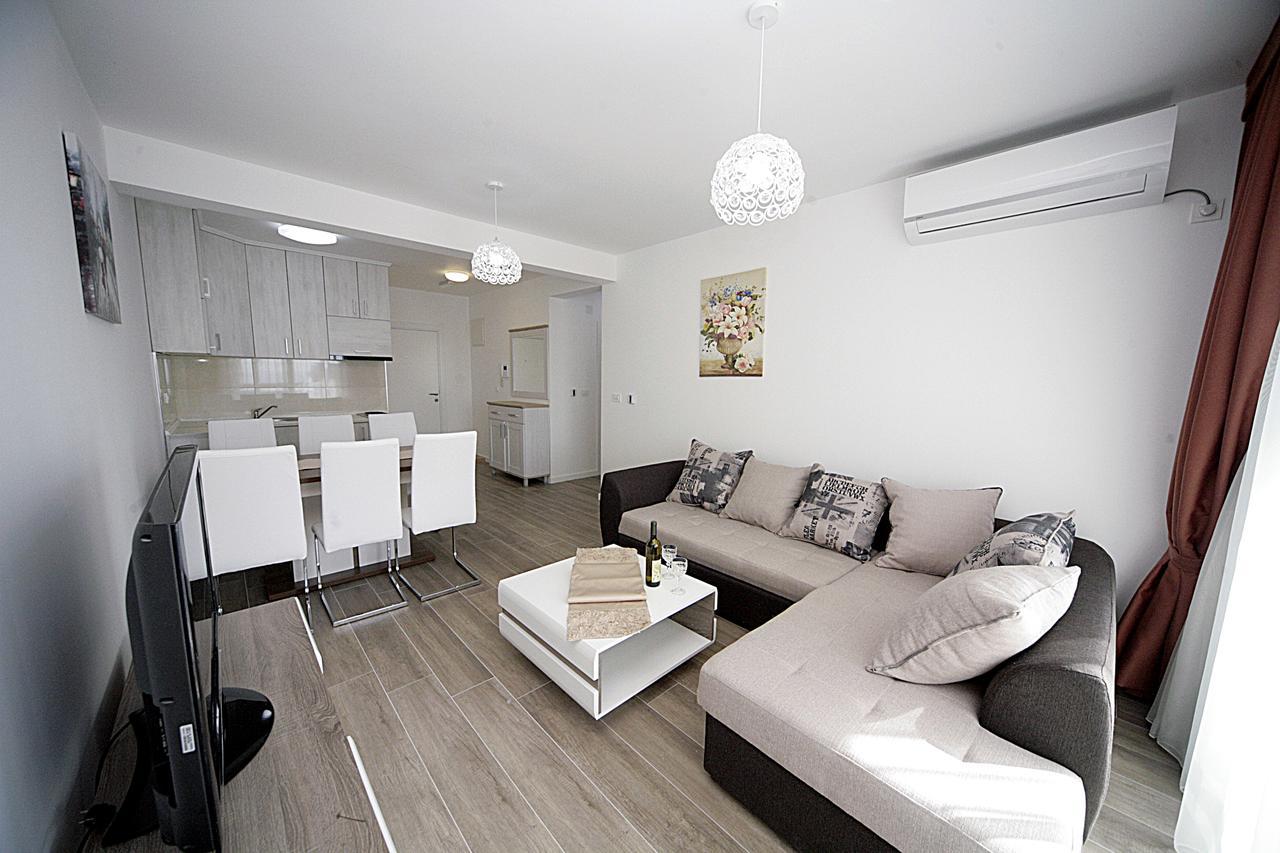 Sea Star Apartment Добра Вода Екстер'єр фото