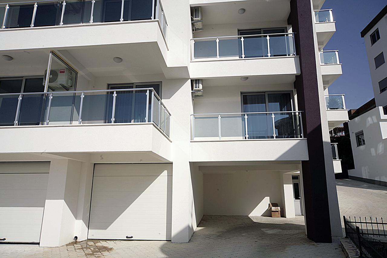 Sea Star Apartment Добра Вода Екстер'єр фото
