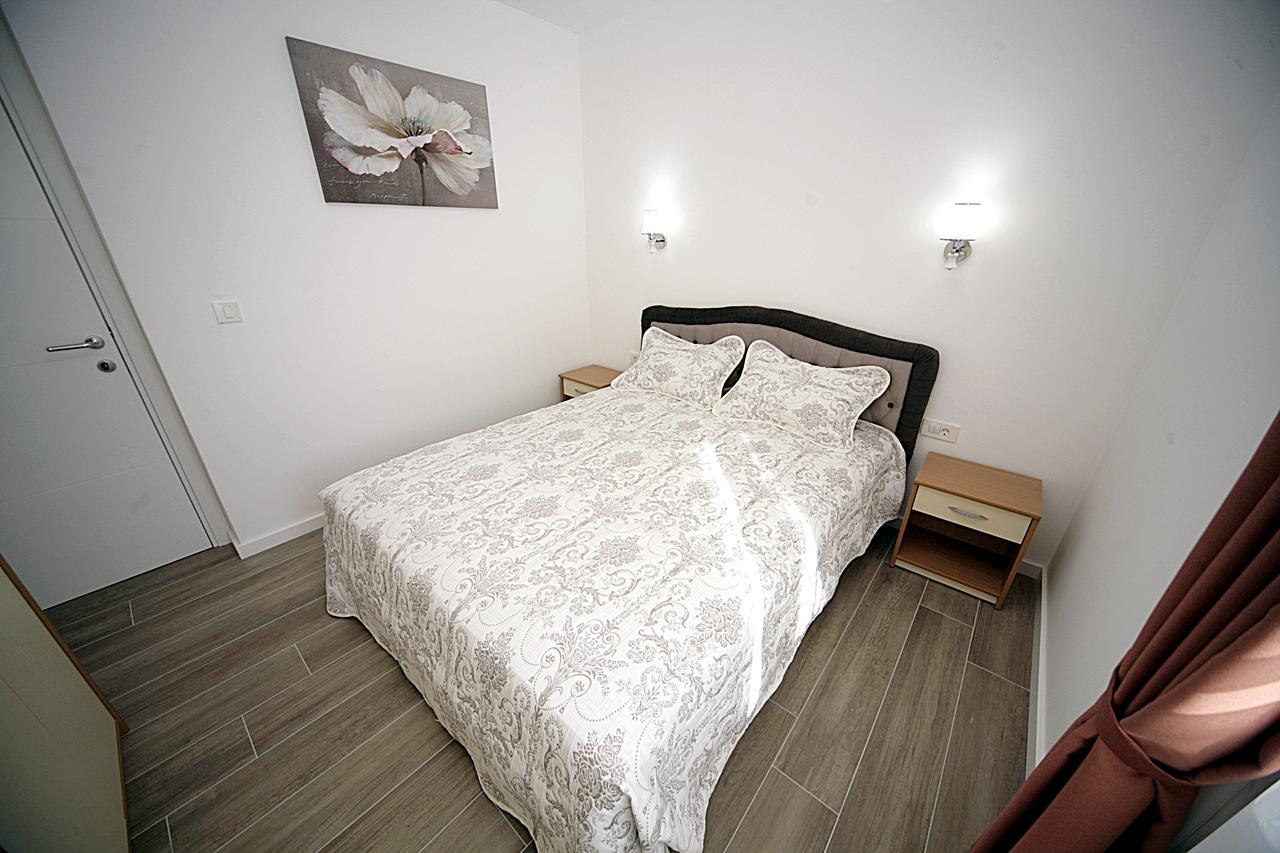 Sea Star Apartment Добра Вода Екстер'єр фото