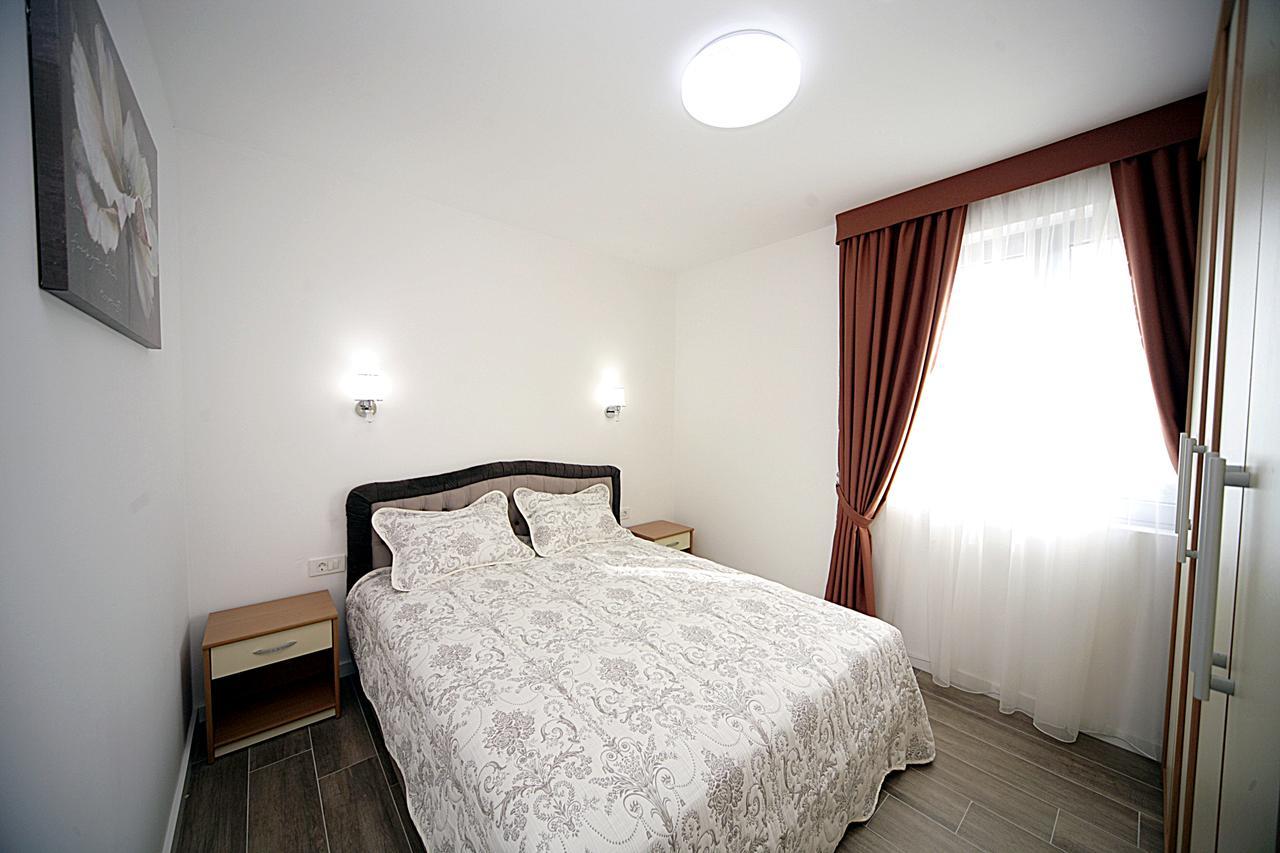 Sea Star Apartment Добра Вода Екстер'єр фото