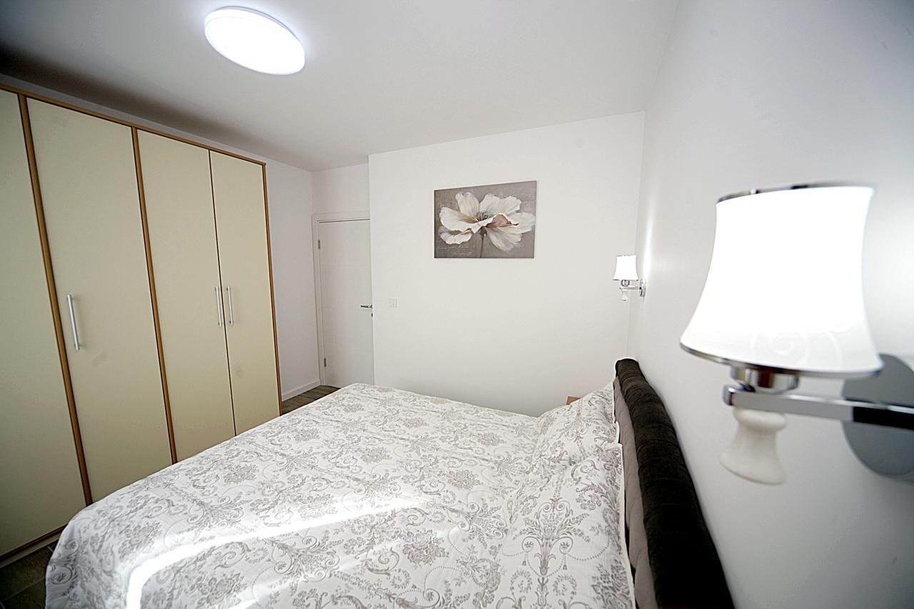 Sea Star Apartment Добра Вода Екстер'єр фото